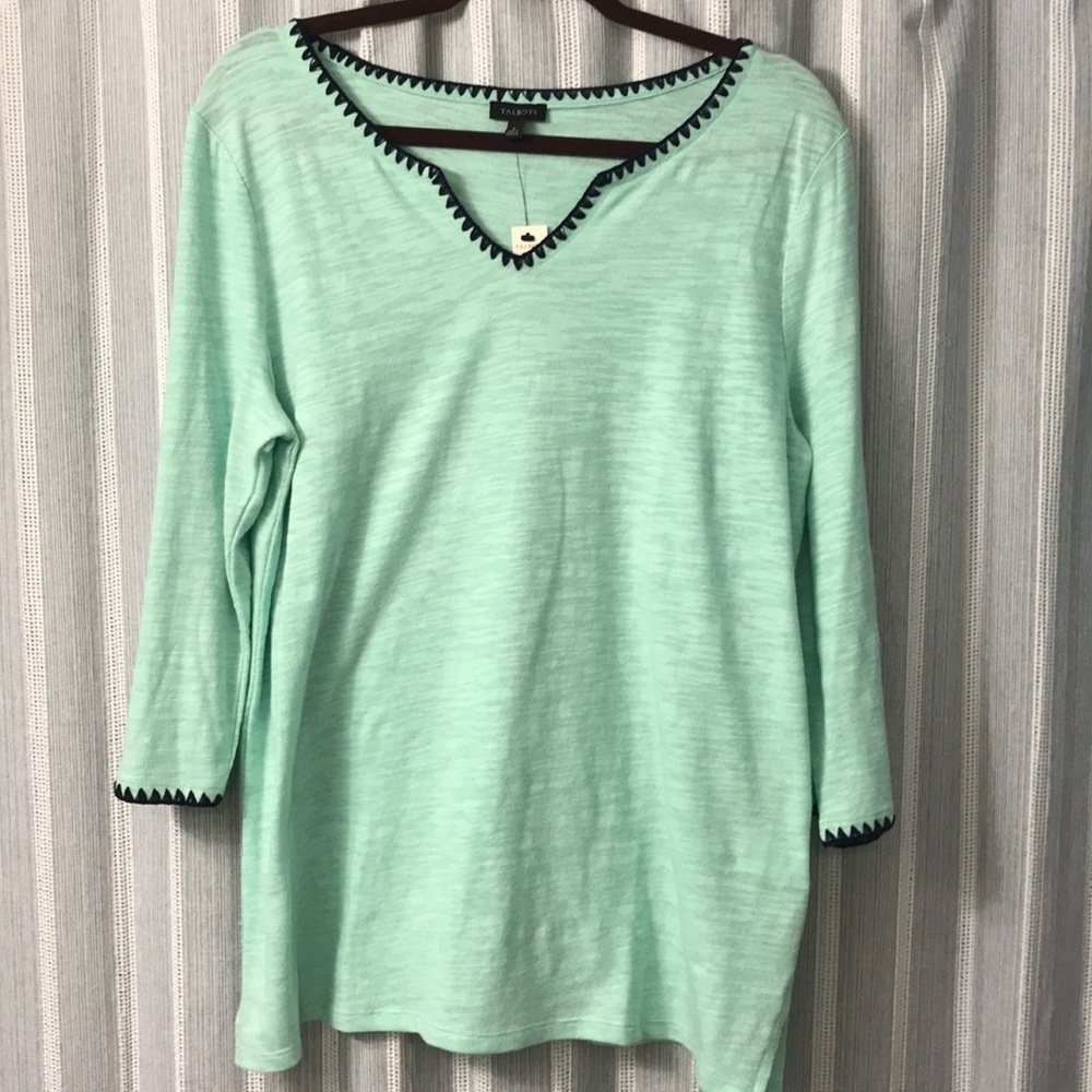 Mint tunic with navy details